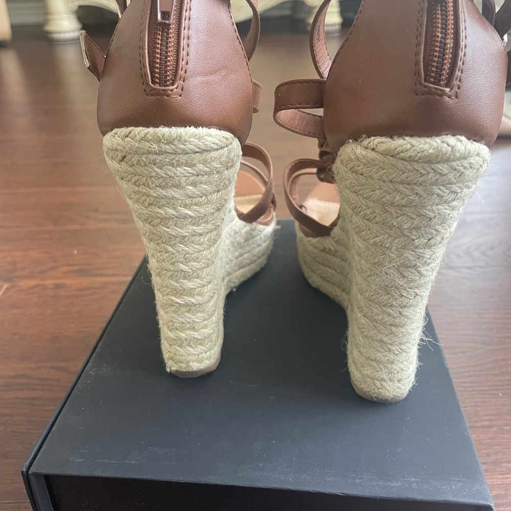 Summer wedges